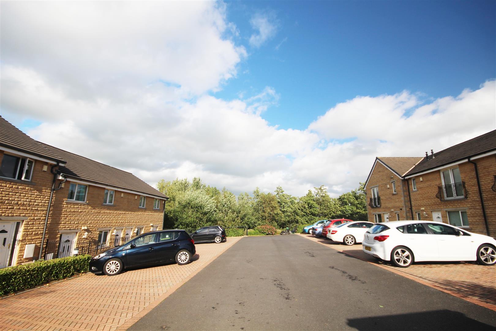 2 bedroom apartment For Sale in Colne - IMG_8910.jpg